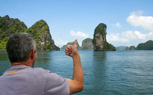Ha-Long-Bay-Vietnam-Travel.jpg