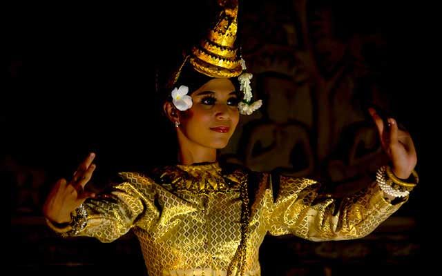 Khmer-dance-Siem-Reap-Cambodia.jpg